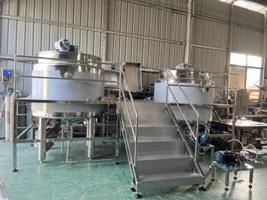 tanque de homogeneização aquecido a vapor de 1000L na fábrica.